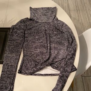 Lululemon top